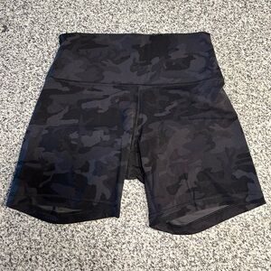 Lulu 🍋 6” Align Shorts